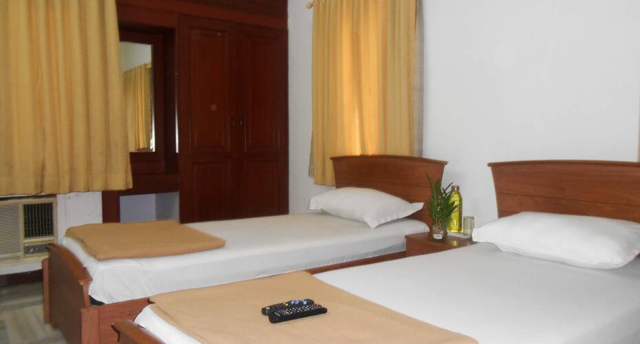 Guest Stay- Golden Gate Apartment, Chennai 4